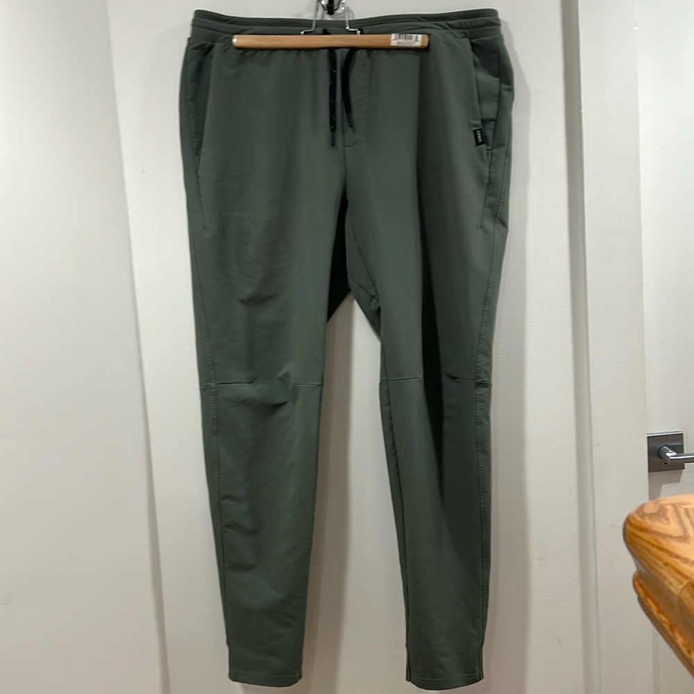 UNRL Apex Pant - Jogger. Sage Green. Size XL (36-38)